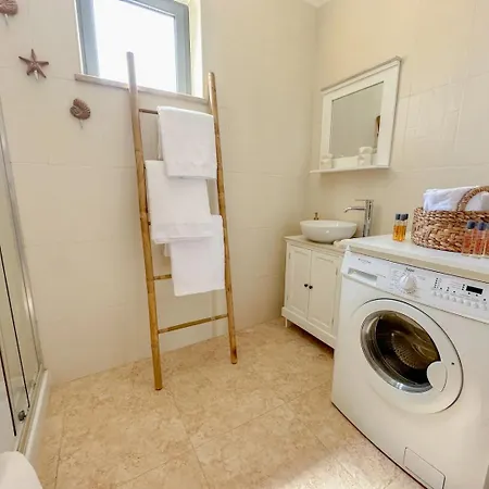 Apartamento Spacious 10 Min From The *